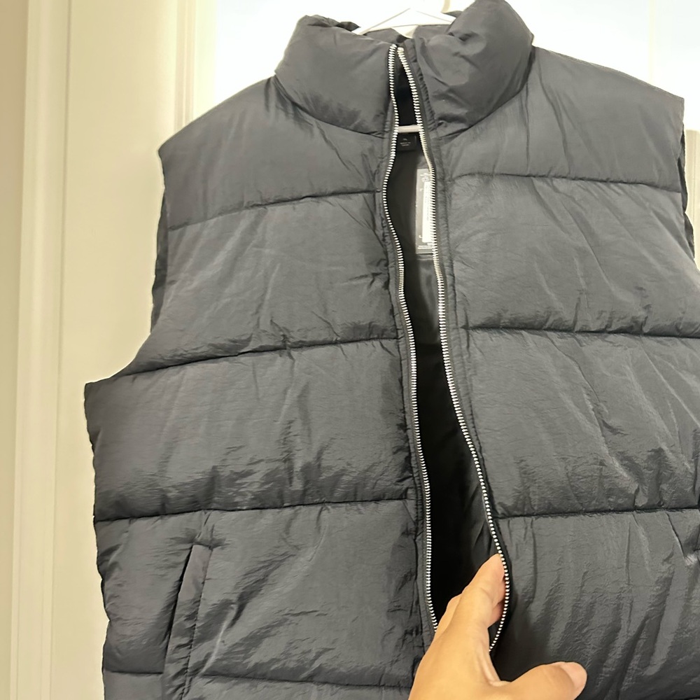 Pretty Little Thing Plus Women's Black Puffer Vest Size XL NWT - Picture 10 of 10